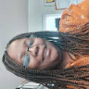 Meet your Posher, Cynthia